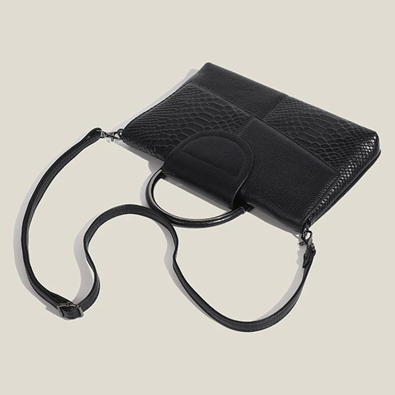 Bolsa Structured Elegance