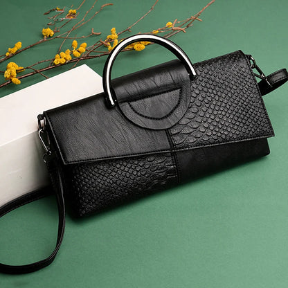 Bolsa Structured Elegance