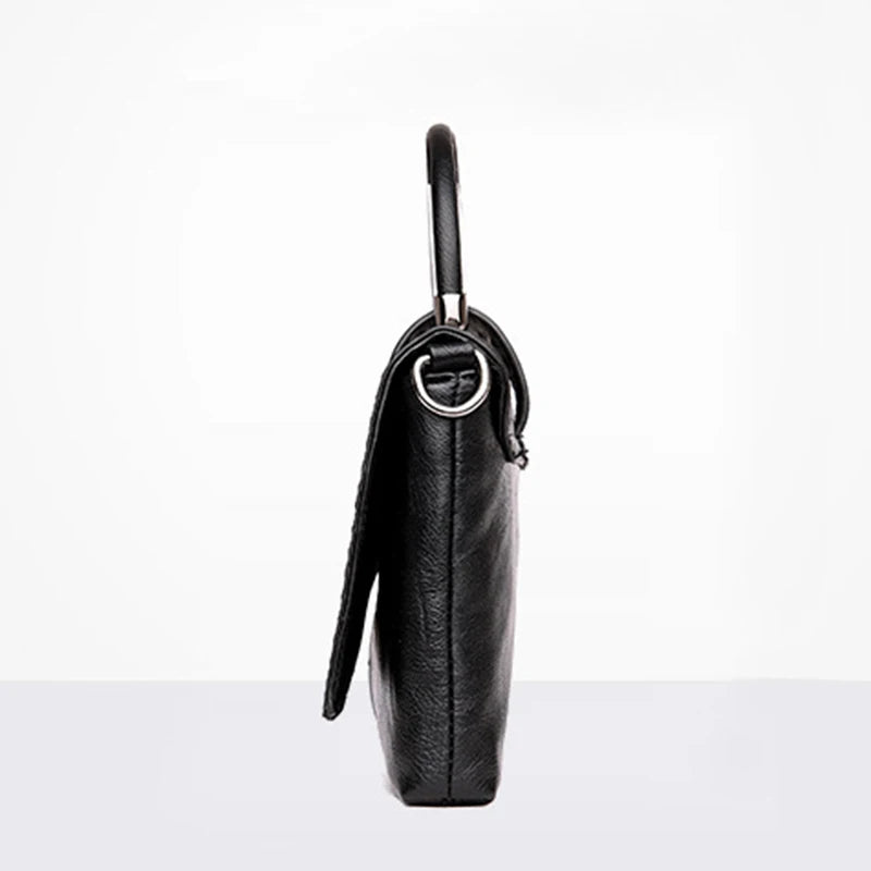 Bolsa Structured Elegance
