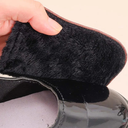 Guante limpiador para bolsos